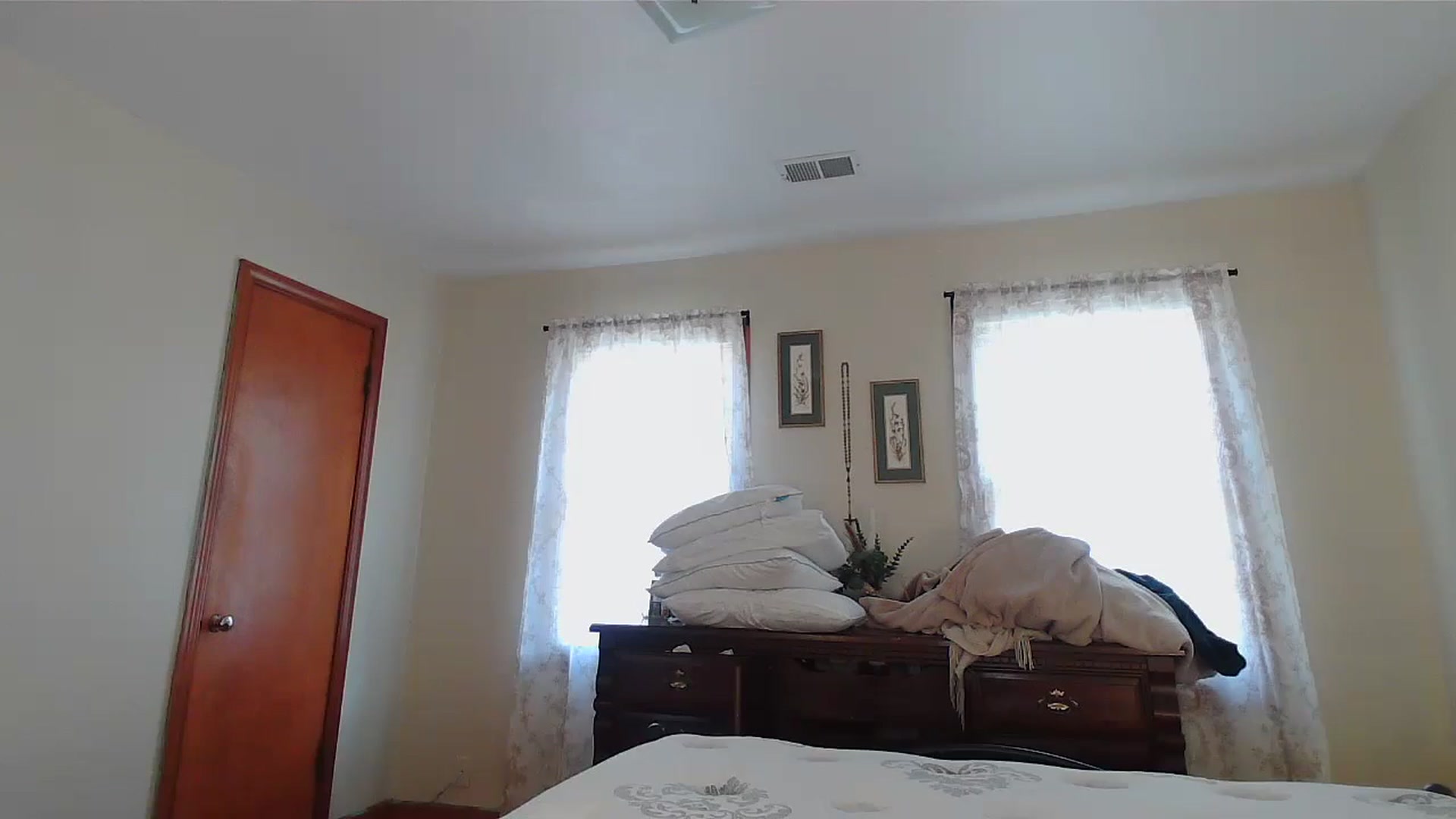 Gallery image thumbnail from Honeyandroses's myfreecams stream on, 07/07/2024, 24:21 image 3 of 20