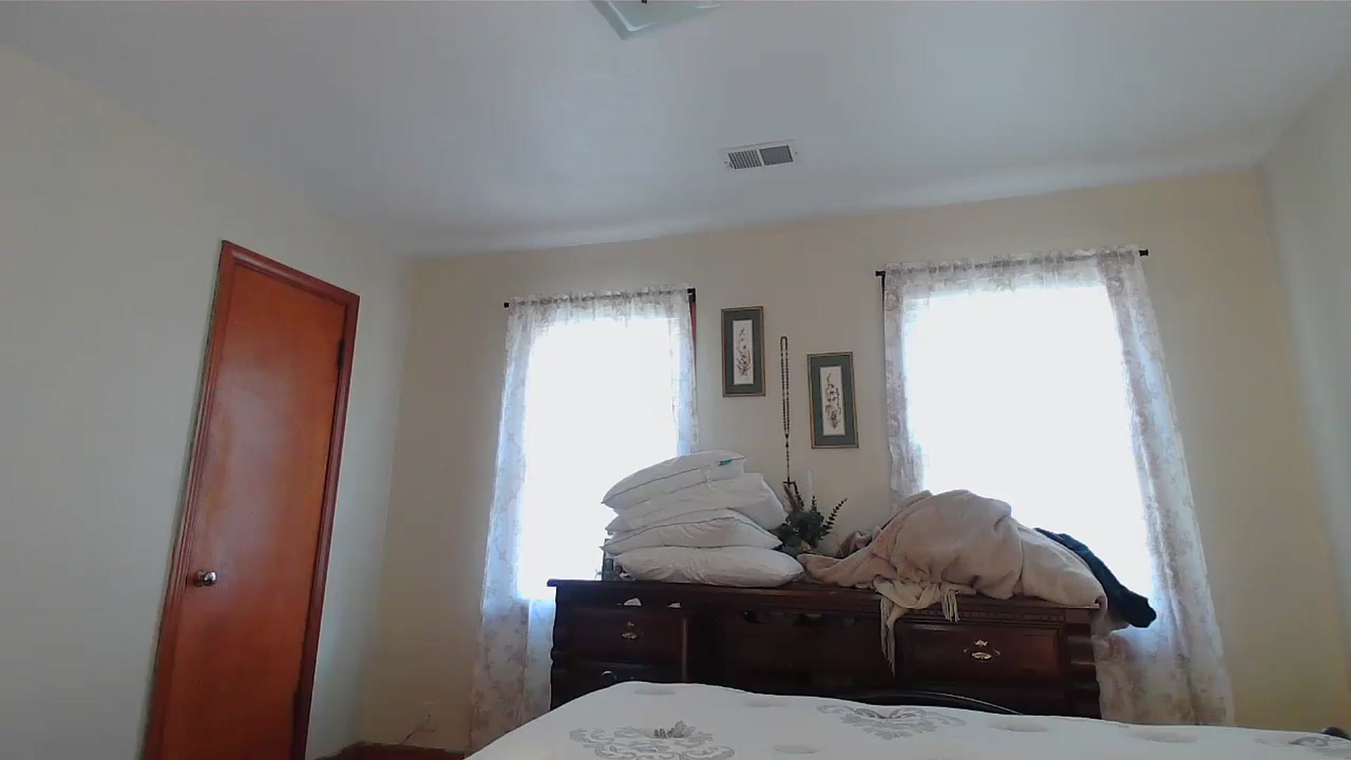 Gallery image thumbnail from Honeyandroses's myfreecams stream on, 07/07/2024, 24:21 image 2 of 20