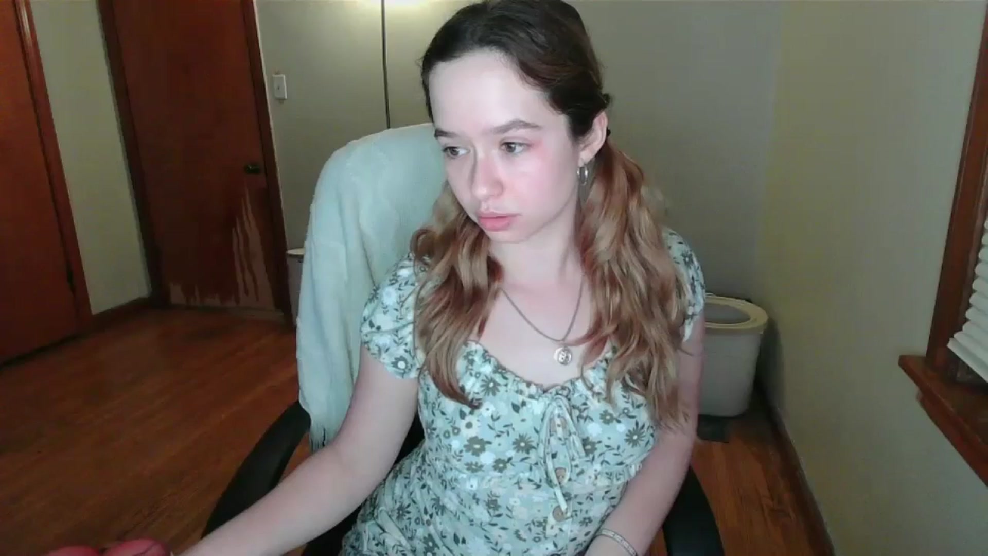 Gallery image thumbnail from Honeyandroses's myfreecams stream on, 07/10/2024, 24:52 image 10 of 20