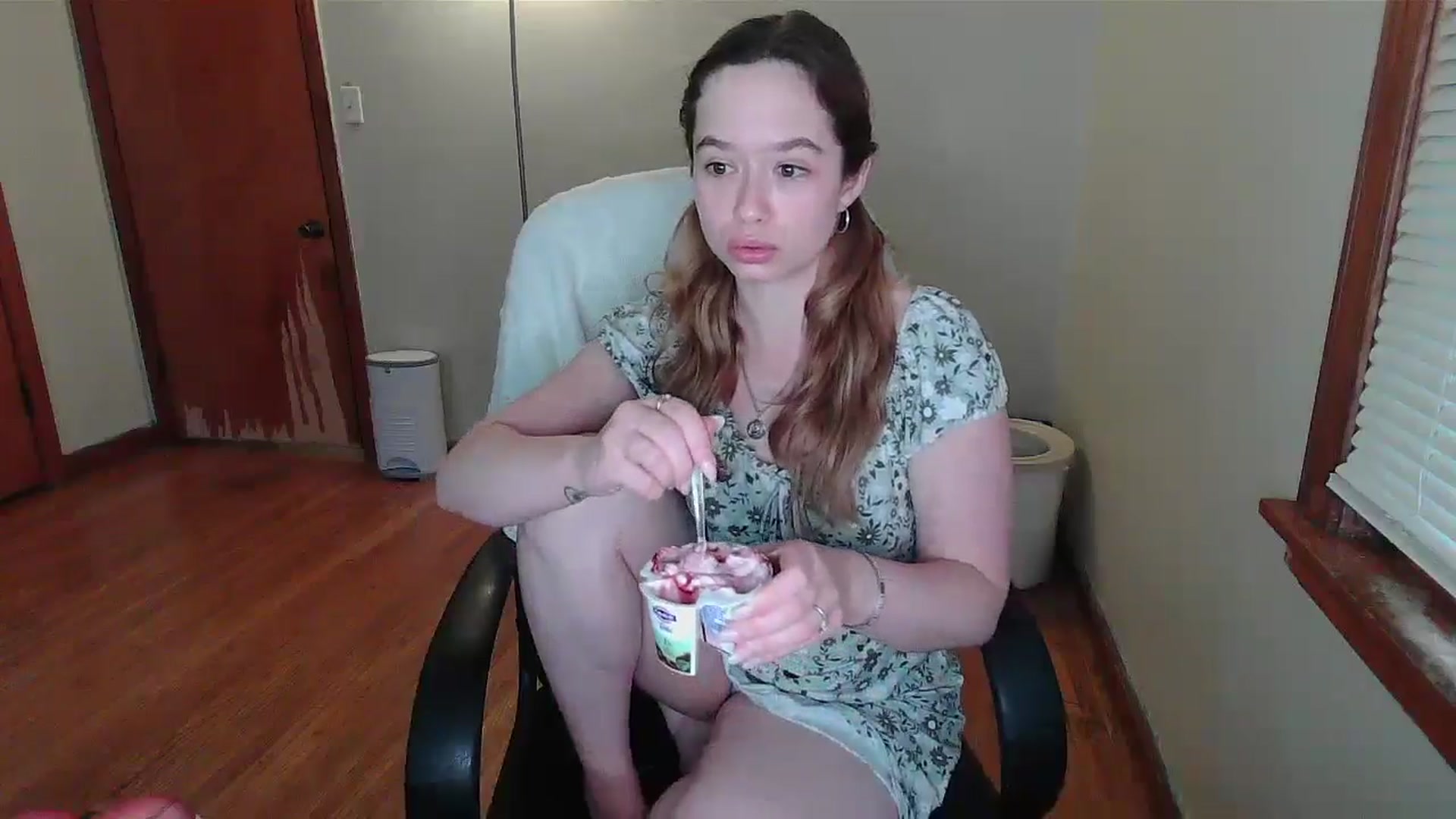 Gallery image thumbnail from Honeyandroses's myfreecams stream on, 07/10/2024, 24:52 image 7 of 20
