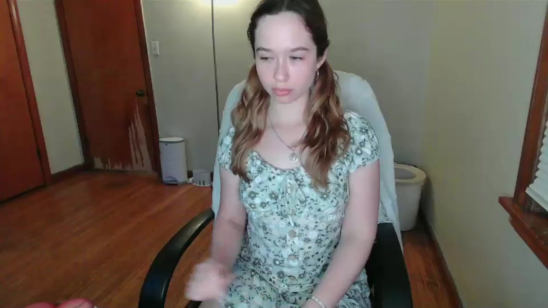 Gallery image thumbnail from Honeyandroses's myfreecams stream on, 07/10/2024, 24:52 image 14 of 20