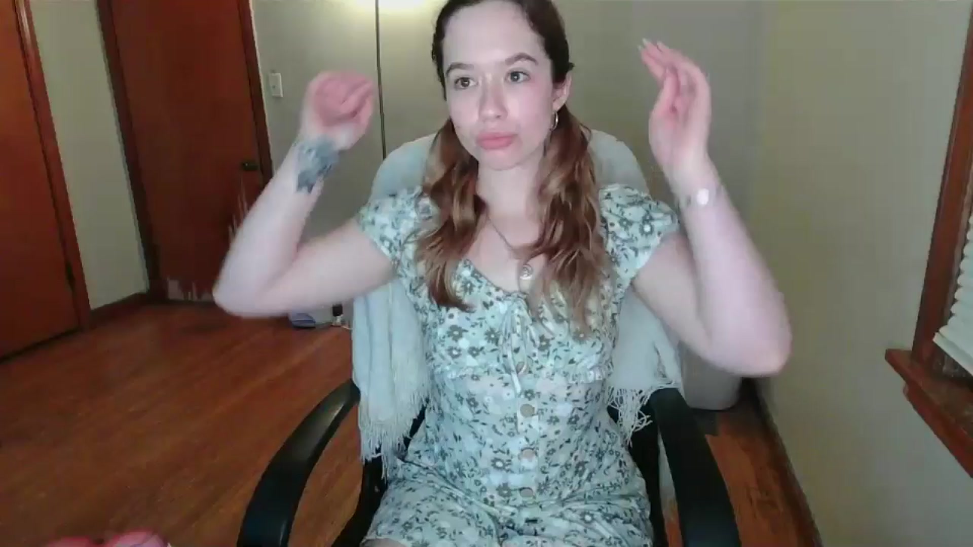 Gallery image thumbnail from Honeyandroses's myfreecams stream on, 07/10/2024, 24:52 image 13 of 20