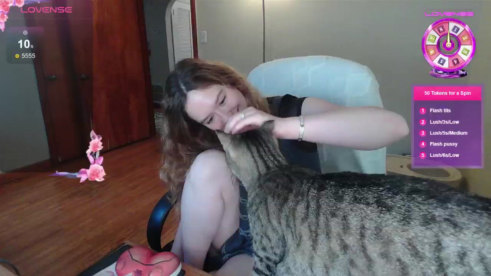 Gallery image thumbnail from Honeyandroses's myfreecams stream on, 07/19/2024, 24:15 image 16 of 20