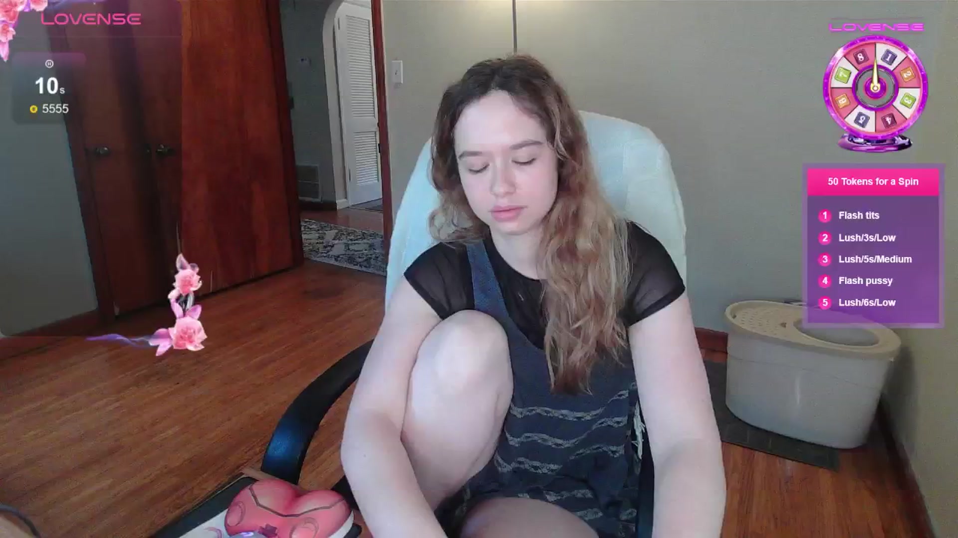 Gallery image thumbnail from Honeyandroses's myfreecams stream on, 07/19/2024, 24:15 image 9 of 20
