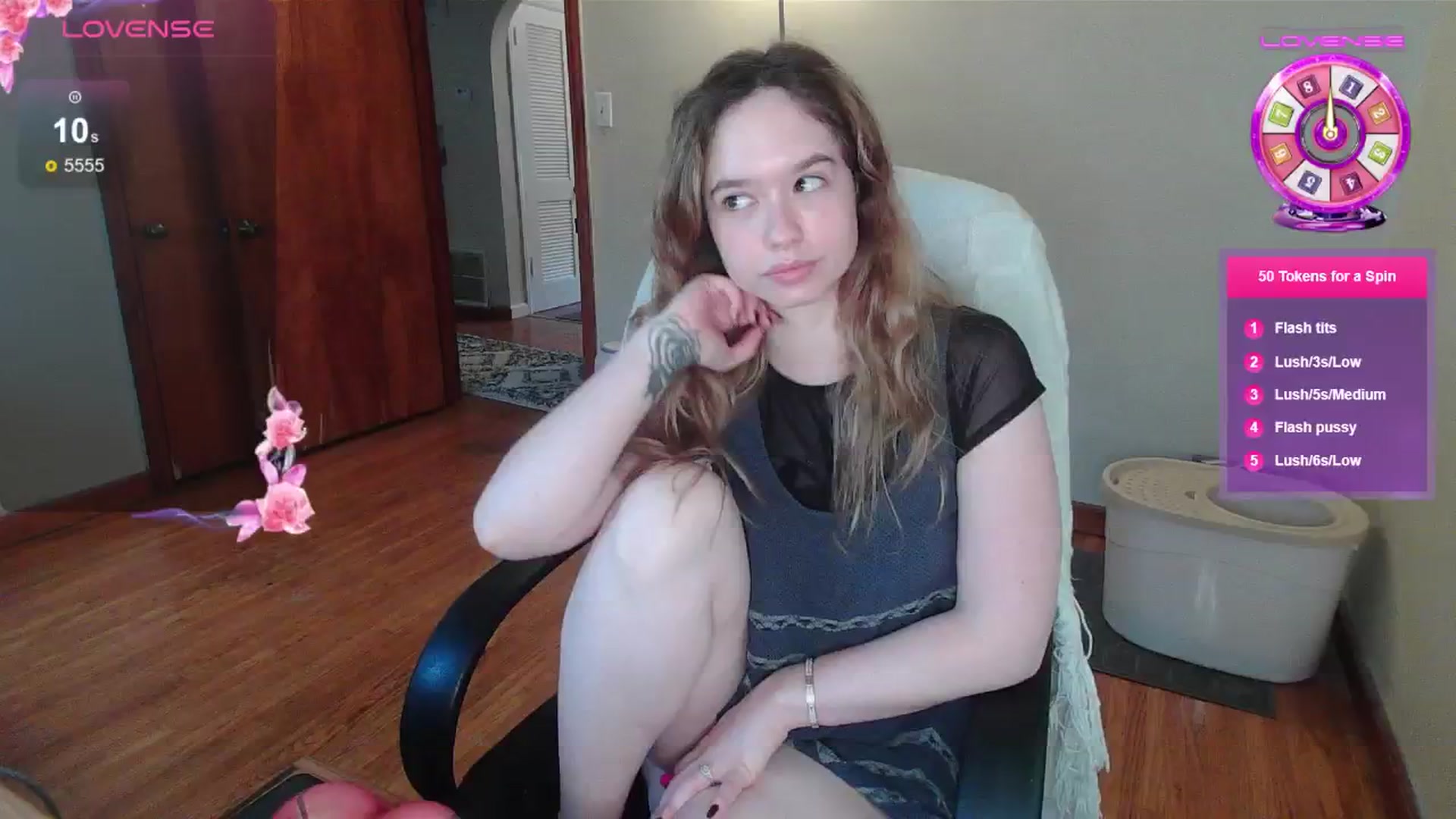 Gallery image thumbnail from Honeyandroses's myfreecams stream on, 07/19/2024, 24:15 image 5 of 20