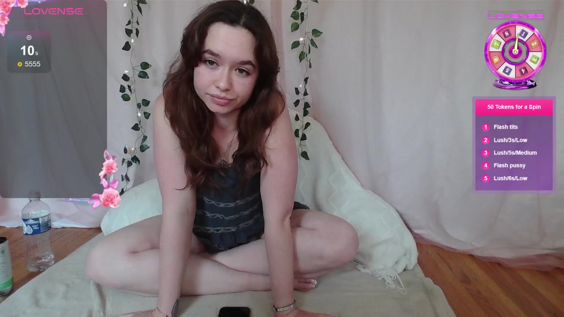 Gallery image thumbnail from Honeyandroses's myfreecams stream on, 07/28/2024, 24:10 image 2 of 20