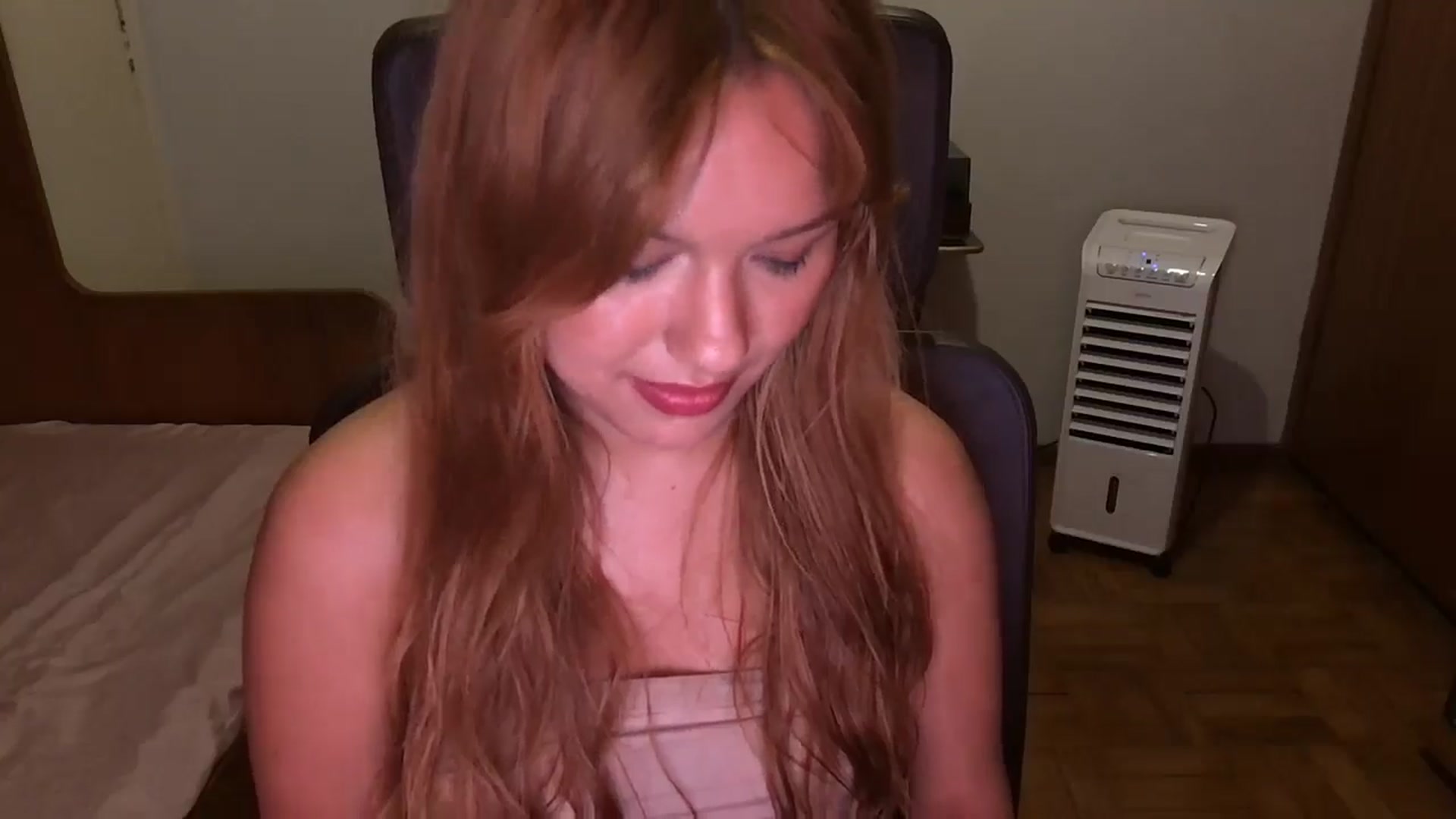 Gallery image thumbnail from Honeygirl's myfreecams stream on, 01/08/2025, 08:35 image 3 of 20