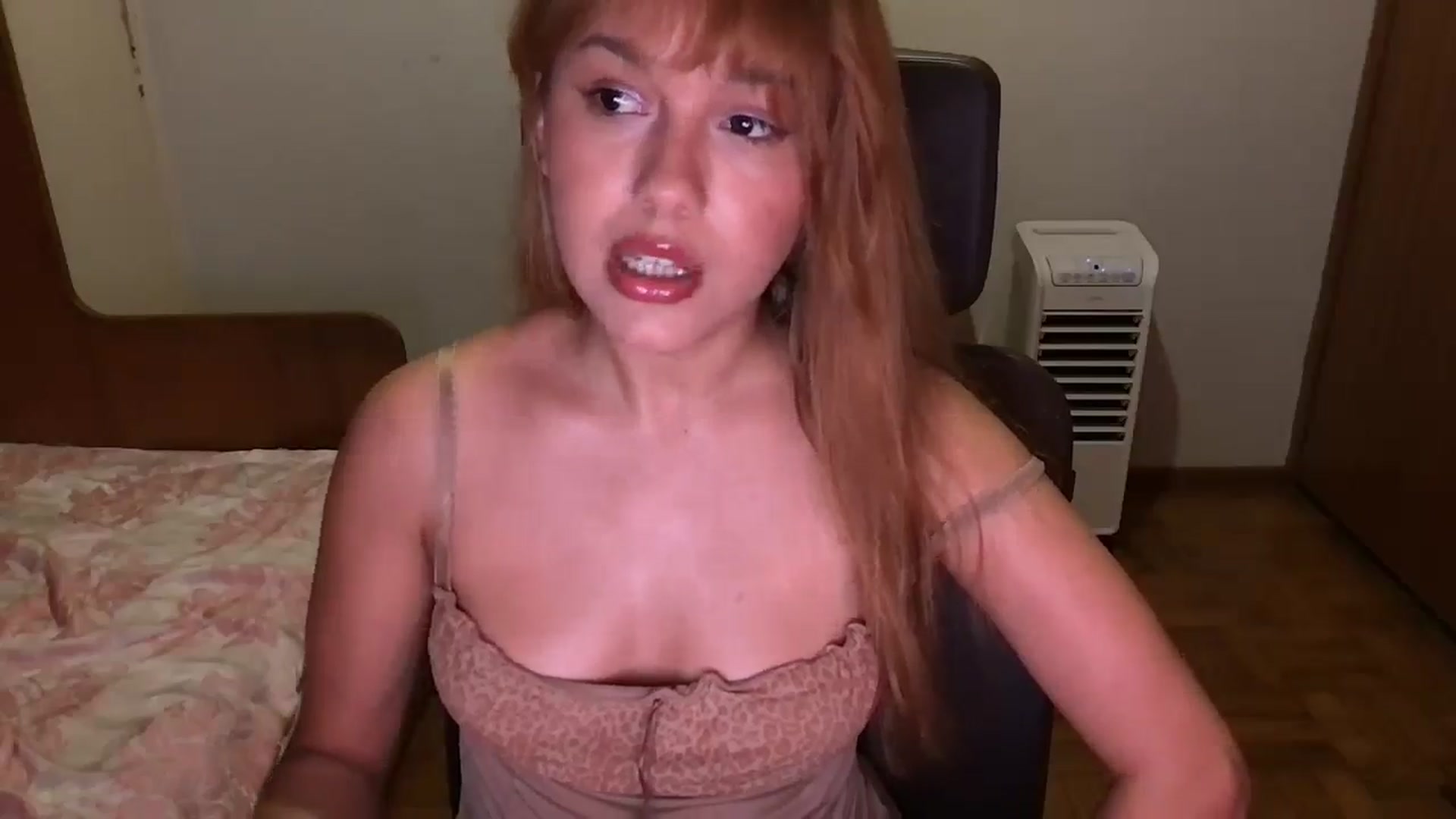 Gallery image thumbnail from Honeygirl's myfreecams stream on, 02/10/2025, 01:21 image 16 of 20