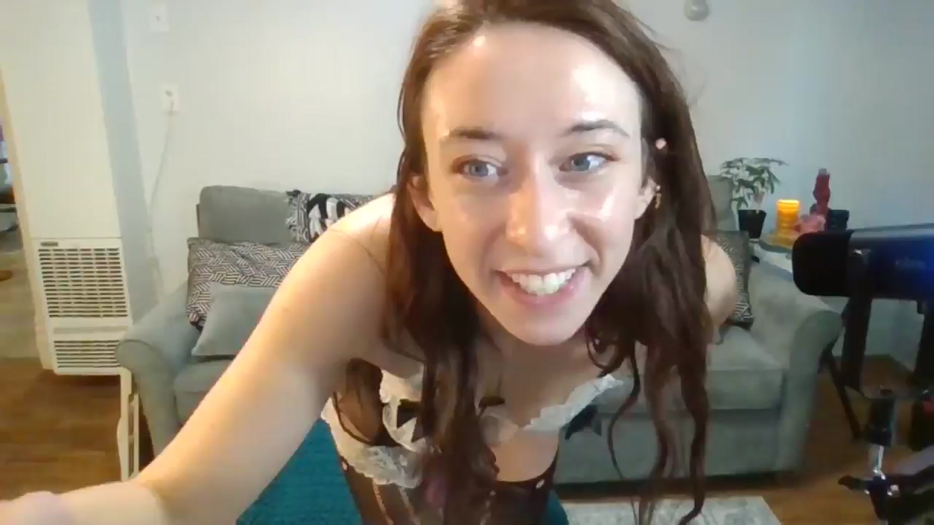 Gallery image thumbnail from HoneyinMay's myfreecams stream on, 10/31/2025, 18:53 image 5 of 20
