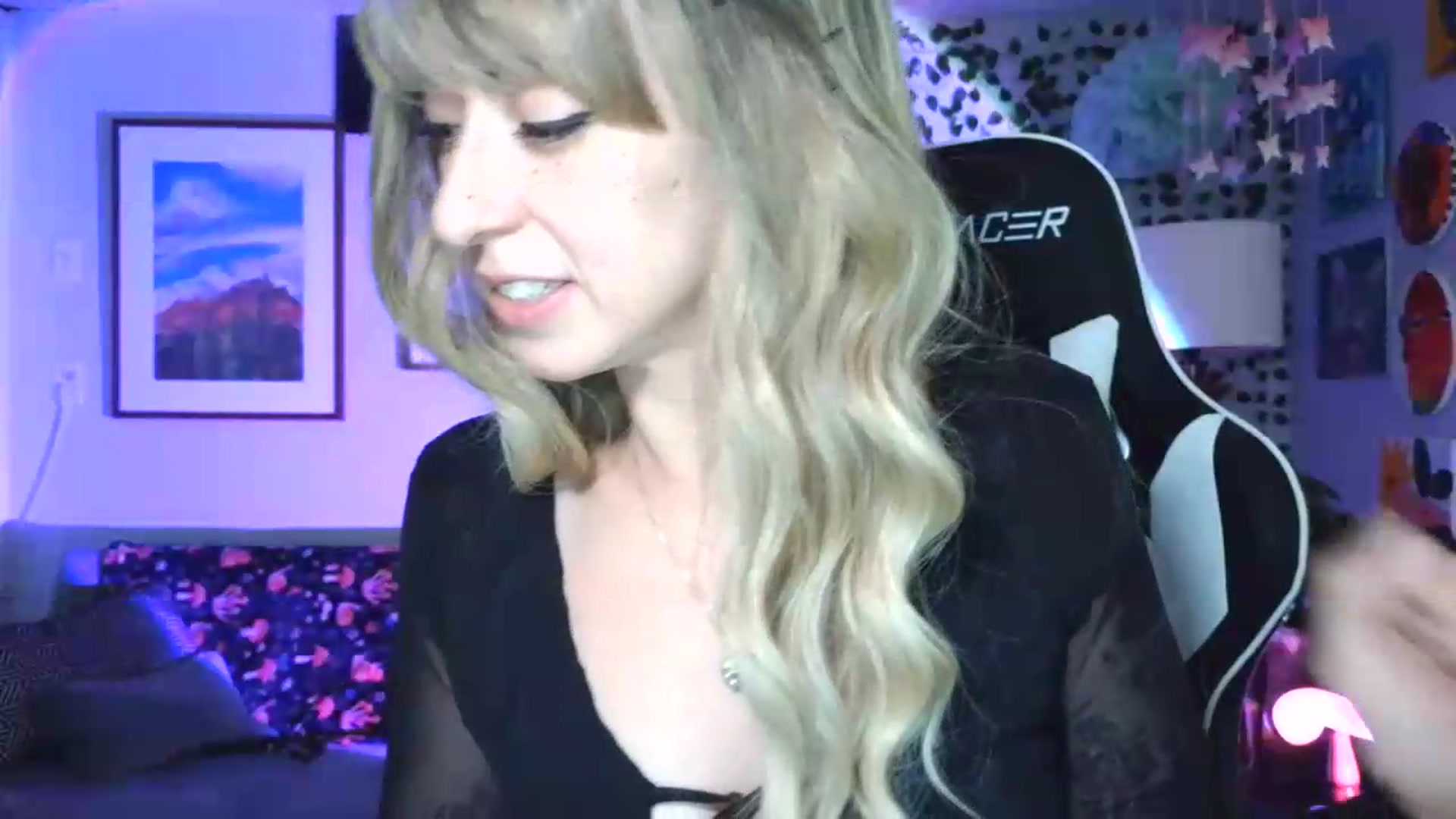 Gallery image thumbnail from HoneyinMay's myfreecams stream on, 08/03/2026, 14:52 image 6 of 20