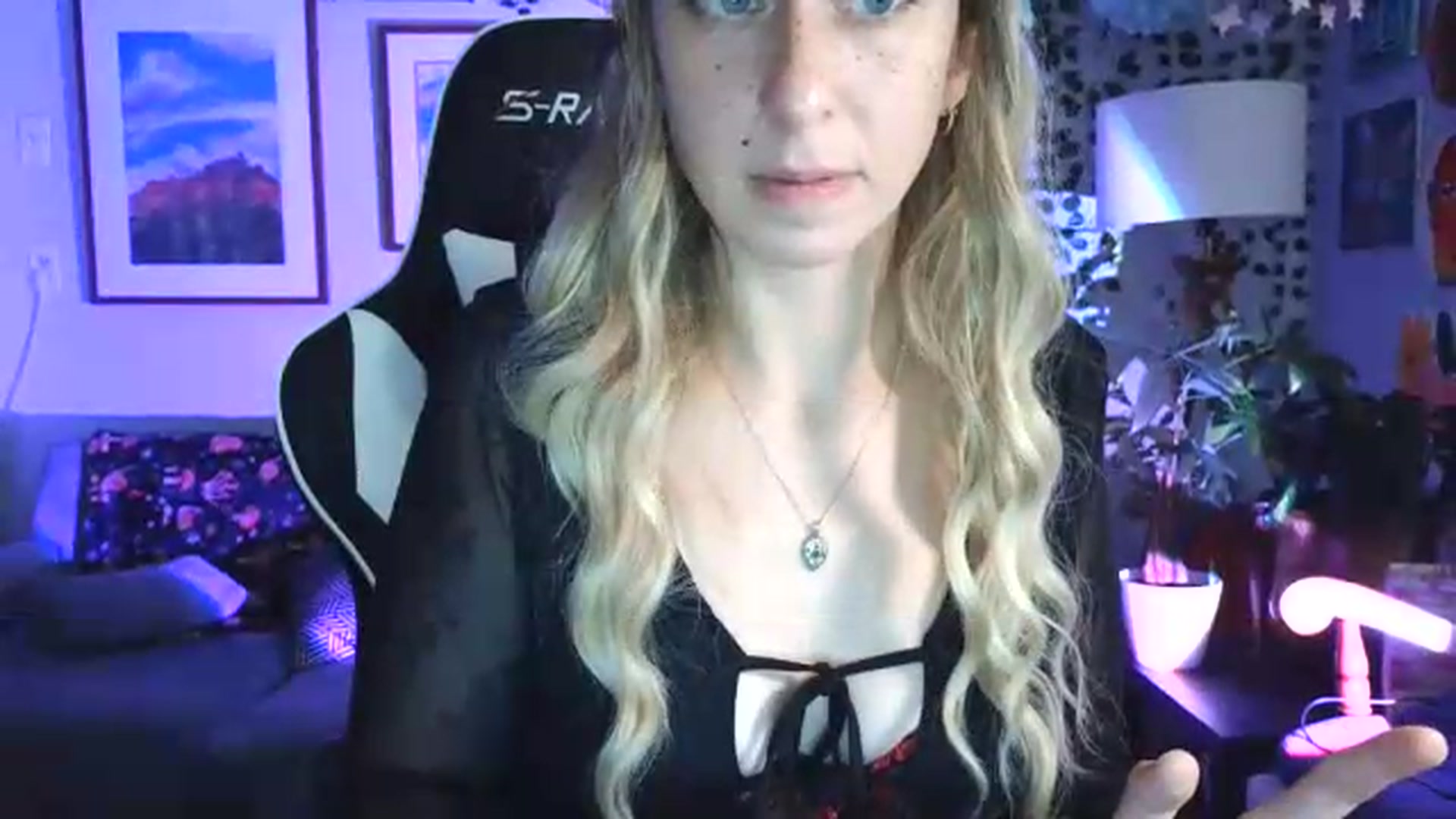 Gallery image thumbnail from HoneyinMay's myfreecams stream on, 08/03/2026, 16:16 image 15 of 20