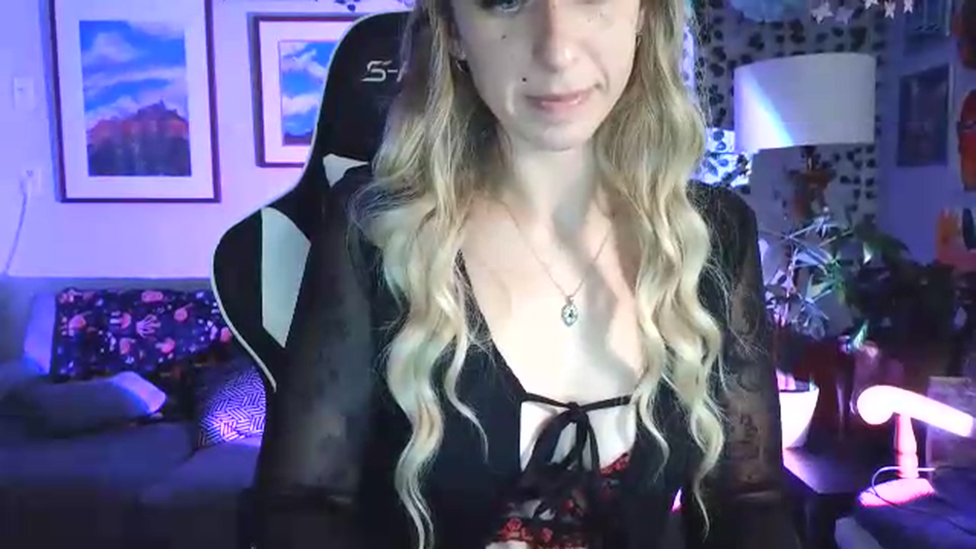 Gallery image thumbnail from HoneyinMay's myfreecams stream on, 08/03/2026, 16:16 image 14 of 20