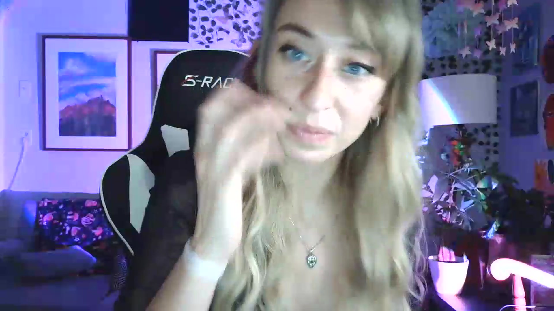 Gallery image thumbnail from HoneyinMay's myfreecams stream on, 08/03/2026, 16:16 image 2 of 20