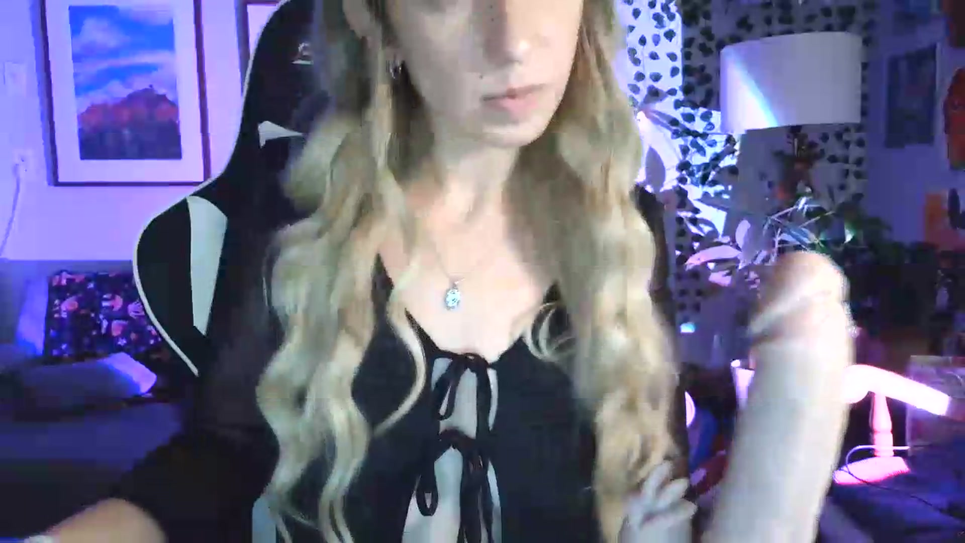 Gallery image thumbnail from HoneyinMay's myfreecams stream on, 08/03/2026, 16:54 image 19 of 20