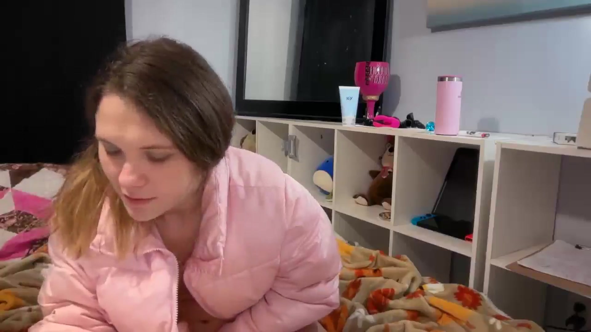 Gallery image thumbnail from Honeykissesxo's myfreecams stream on, 01/12/2026, 09:37 image 10 of 20