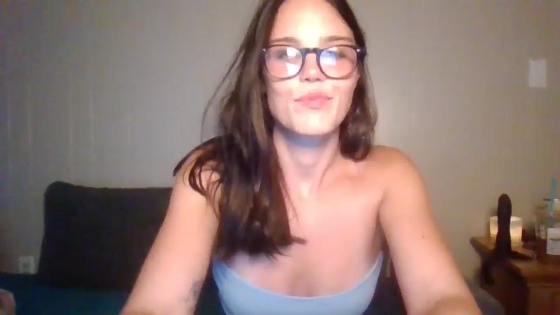 Gallery image thumbnail from Honeymuff0's myfreecams stream on, 08/05/2024, 11:34 image 12 of 20