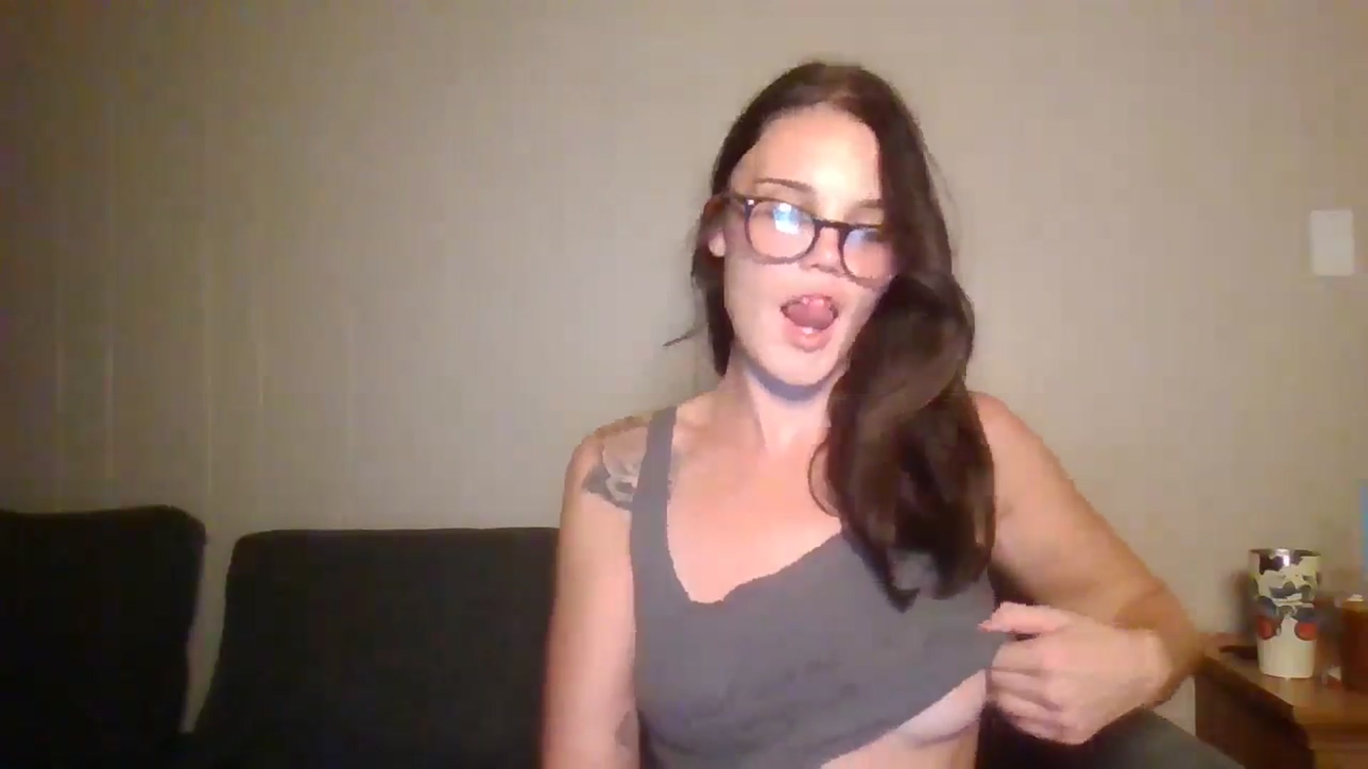 Gallery image thumbnail from Honeymuff0's myfreecams stream on, 08/09/2024, 10:31 image 4 of 20