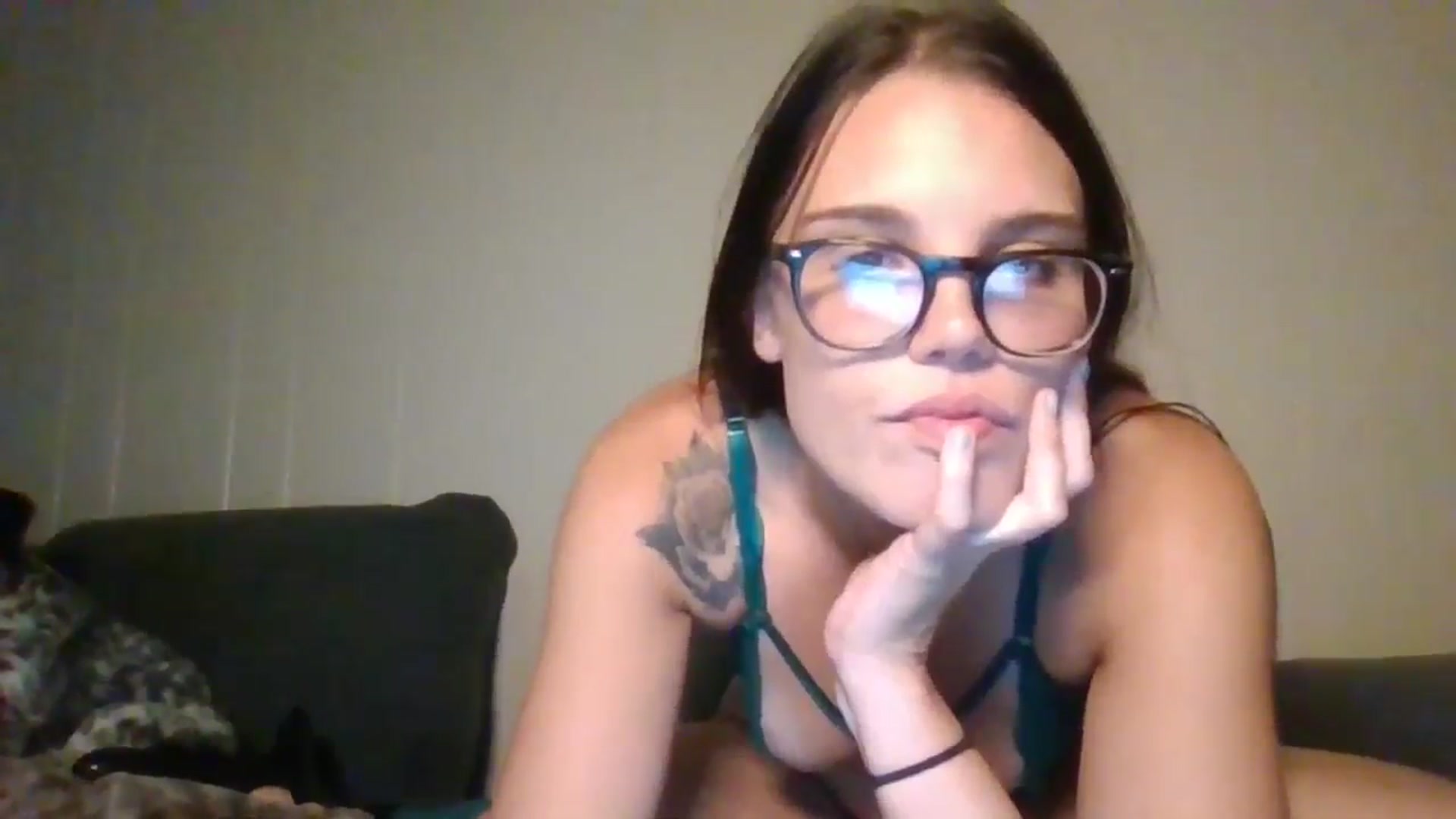 Gallery image thumbnail from Honeymuff0's myfreecams stream on, 08/23/2024, 11:27 image 18 of 20