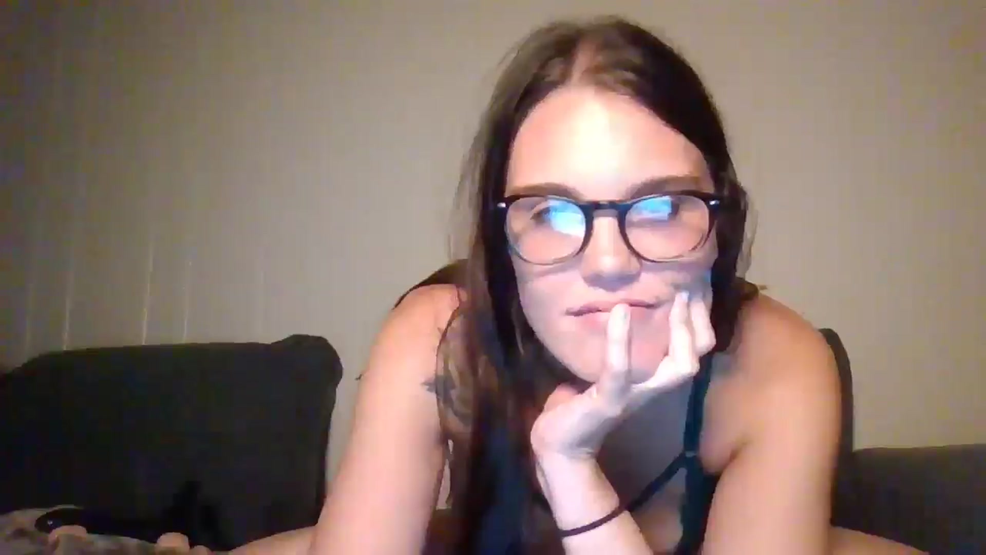 Gallery image thumbnail from Honeymuff0's myfreecams stream on, 08/23/2024, 11:27 image 13 of 20