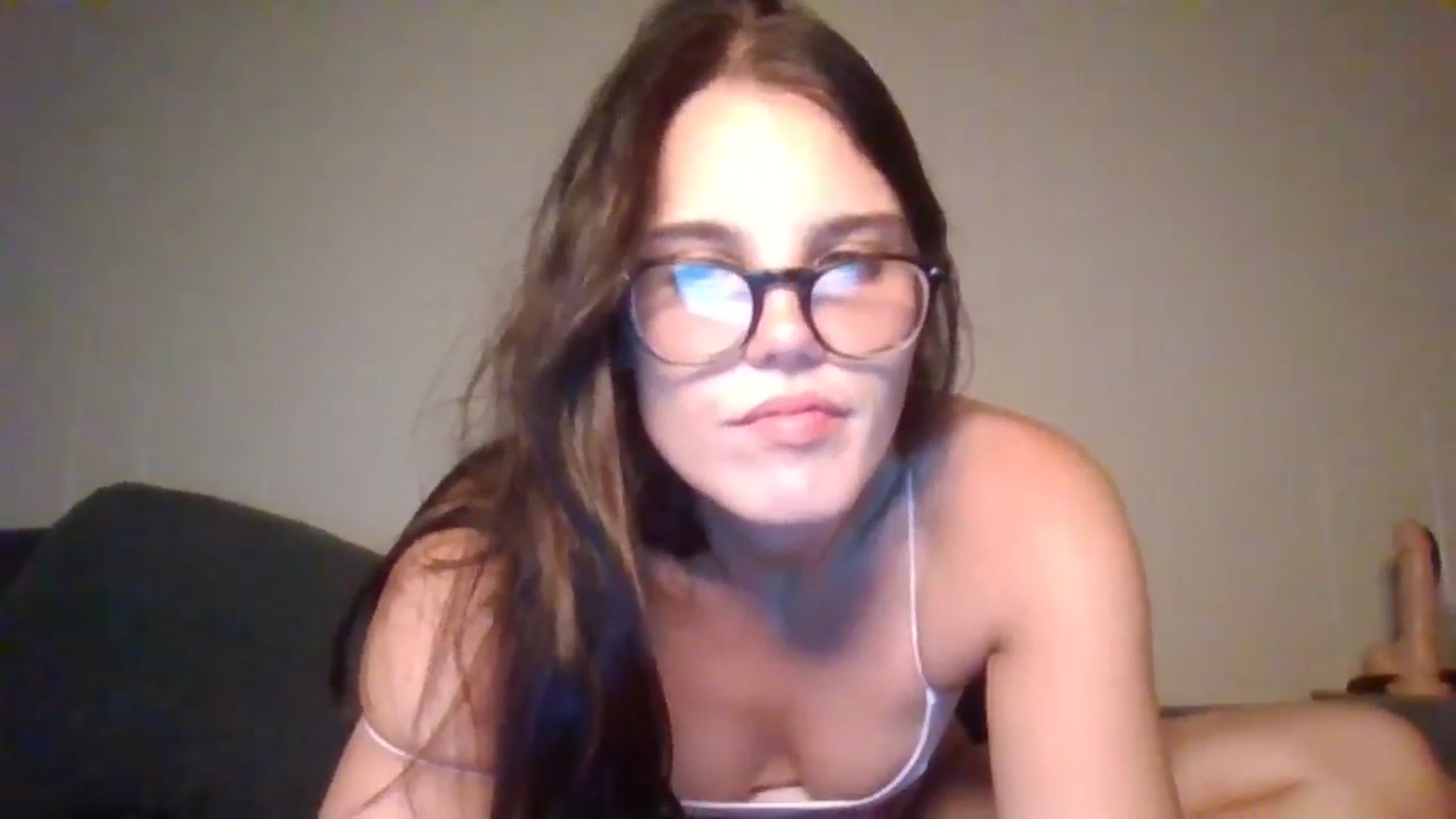 Gallery image thumbnail from Honeymuff0's myfreecams stream on, 08/29/2024, 11:13 image 11 of 20