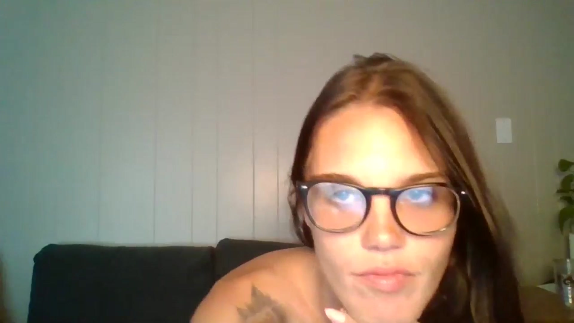 Gallery image thumbnail from Honeymuff0's myfreecams stream on, 09/06/2024, 14:38 image 9 of 20