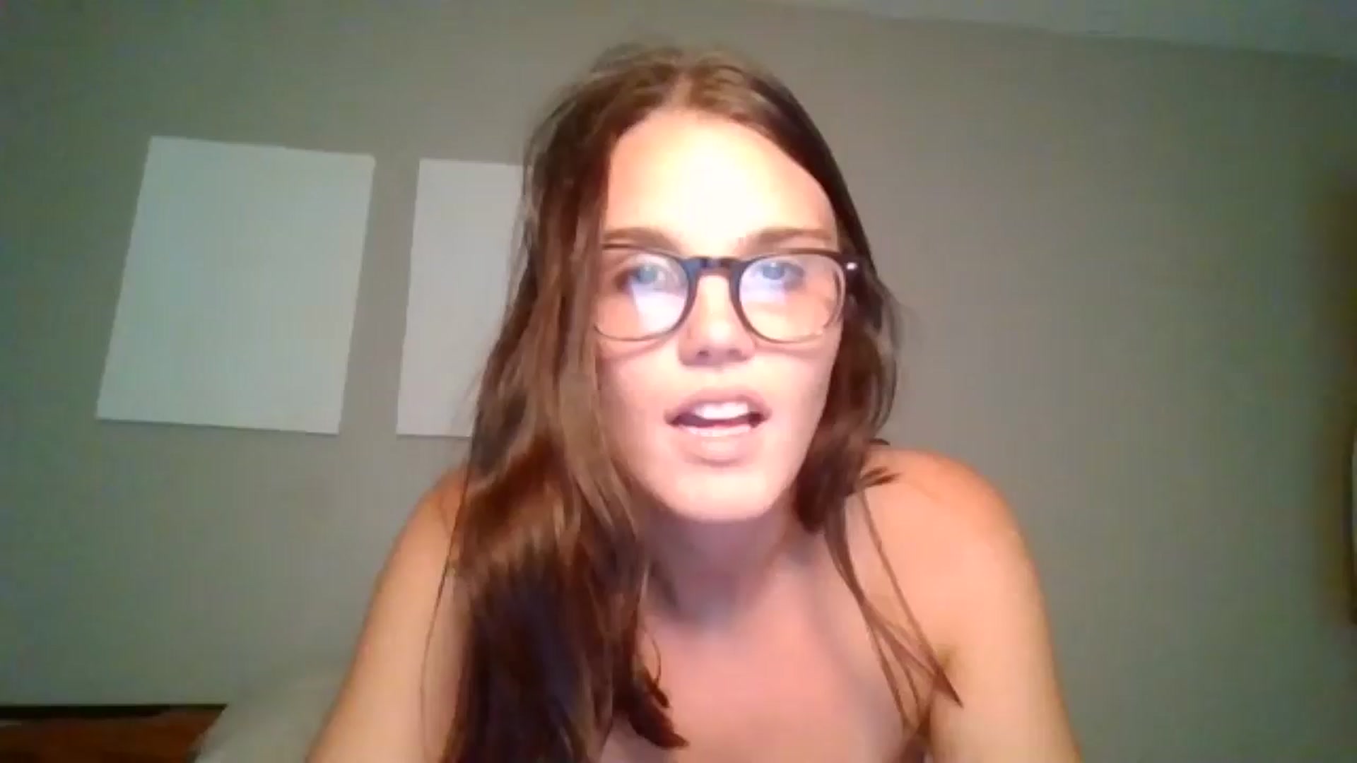 Gallery image thumbnail from Honeymuff0's myfreecams stream on, 09/17/2024, 17:22 image 10 of 20