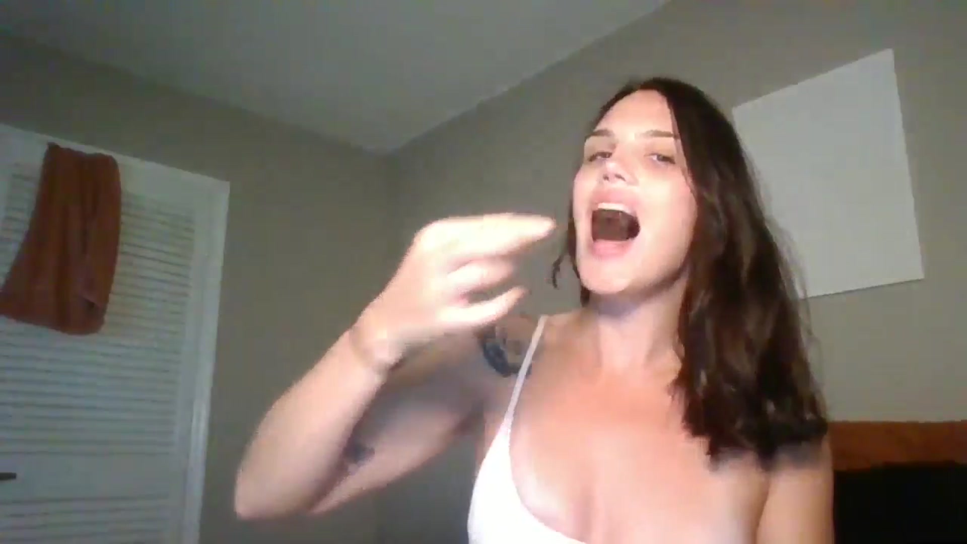 Gallery image thumbnail from Honeymuff0's myfreecams stream on, 09/25/2024, 12:28 image 13 of 20