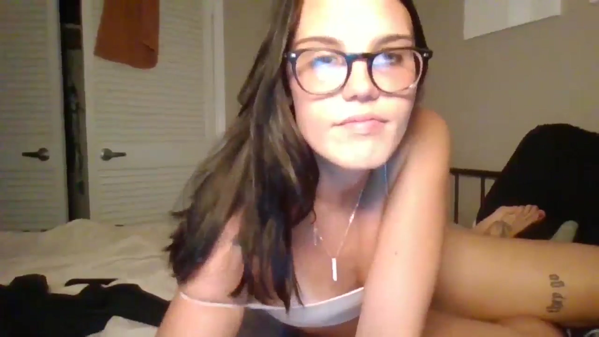 Gallery image thumbnail from Honeymuff0's myfreecams stream on, 09/26/2024, 11:09 image 11 of 20