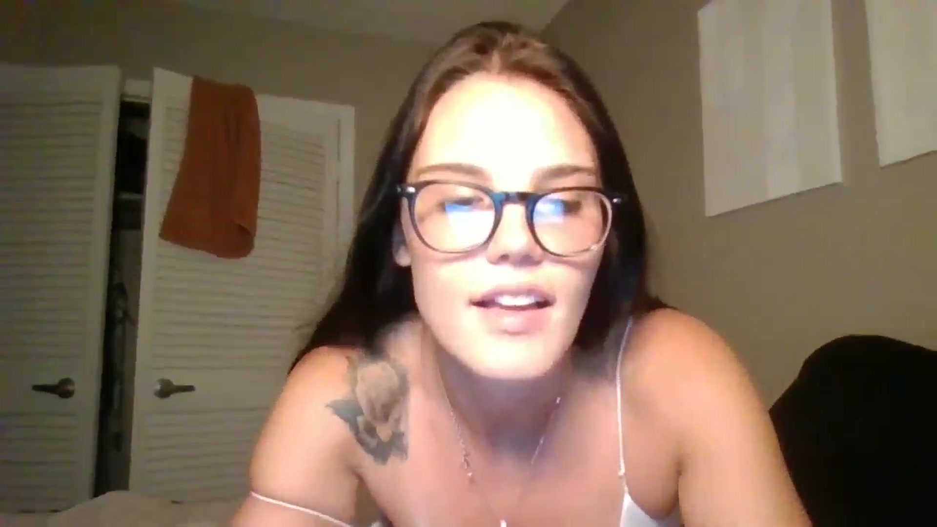 Gallery image thumbnail from Honeymuff0's myfreecams stream on, 09/26/2024, 11:09 image 9 of 20