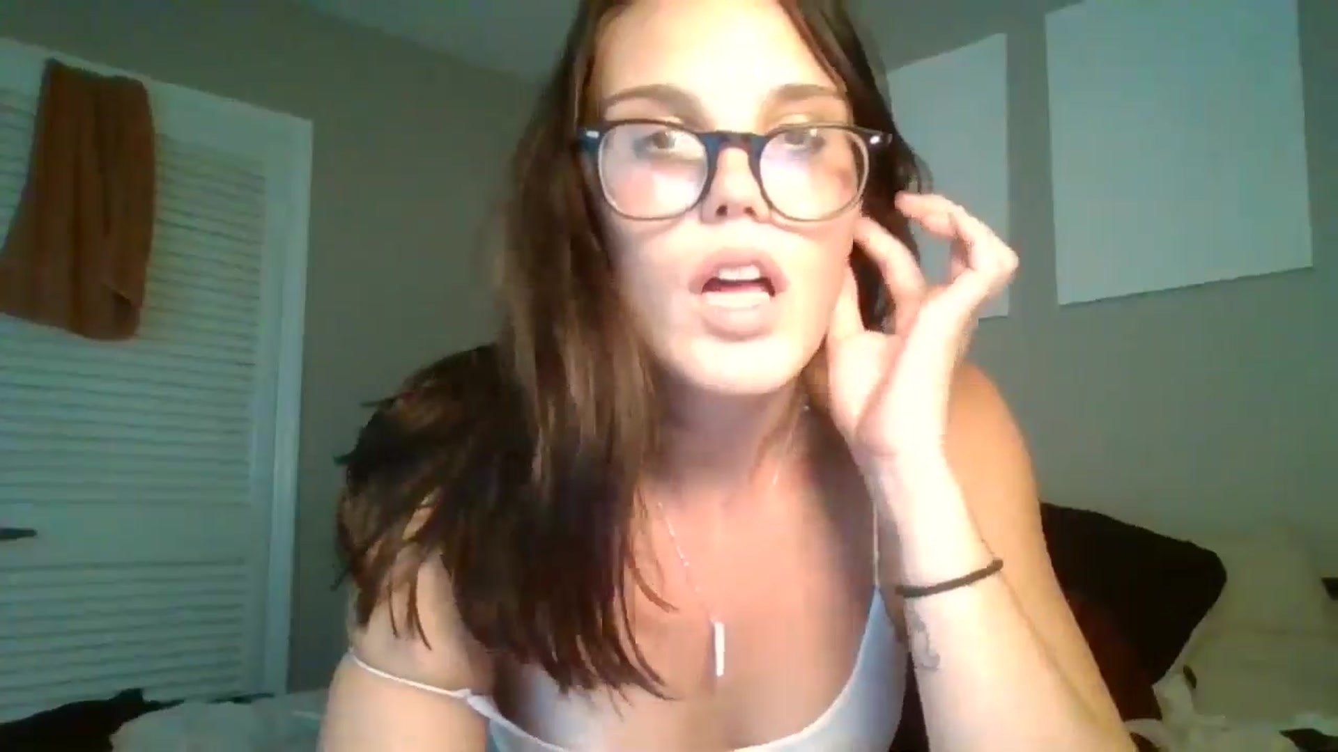 Gallery image thumbnail from Honeymuff0's myfreecams stream on, 09/26/2024, 16:36 image 3 of 20