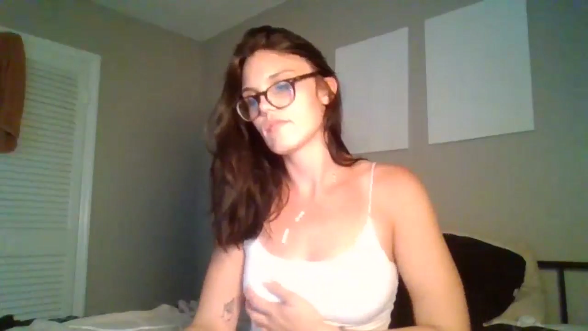 Gallery image thumbnail from Honeymuff0's myfreecams stream on, 09/26/2024, 17:50 image 18 of 20
