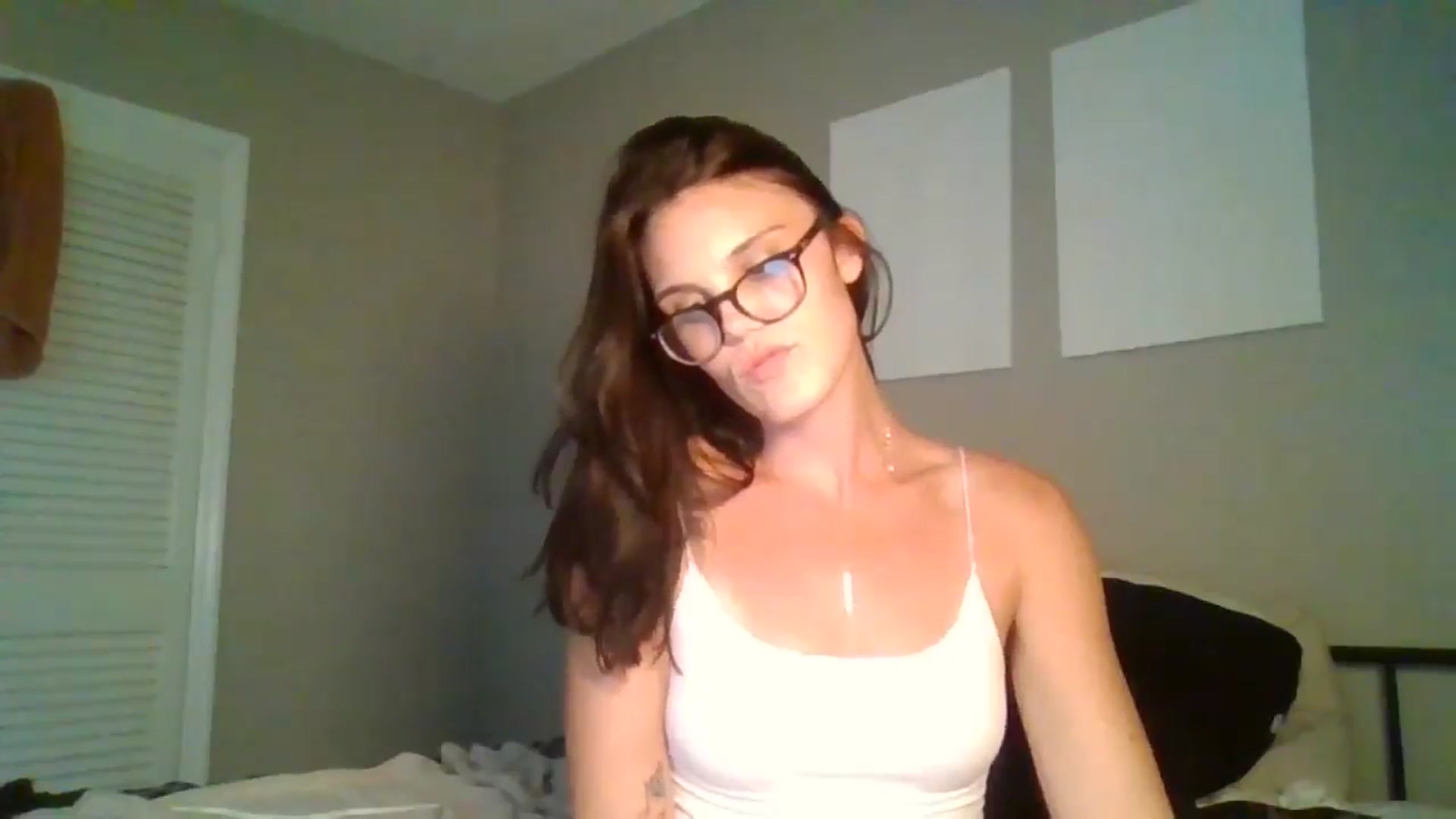 Gallery image thumbnail from Honeymuff0's myfreecams stream on, 09/26/2024, 17:50 image 17 of 20