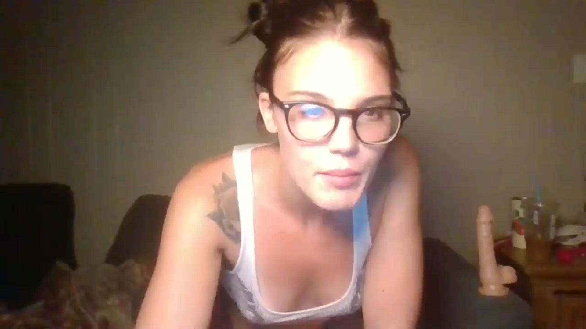 Gallery image thumbnail from Honeymuff0's myfreecams stream on, 10/14/2024, 11:45 image 5 of 20