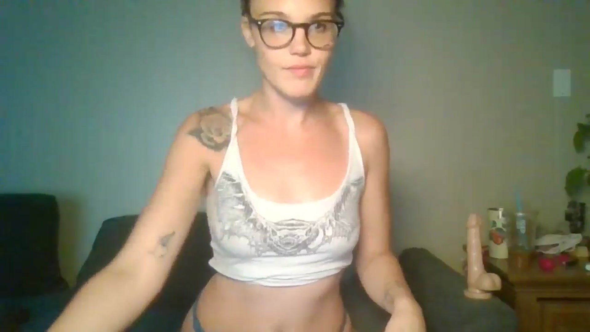 Gallery image thumbnail from Honeymuff0's myfreecams stream on, 10/14/2024, 12:10 image 11 of 20
