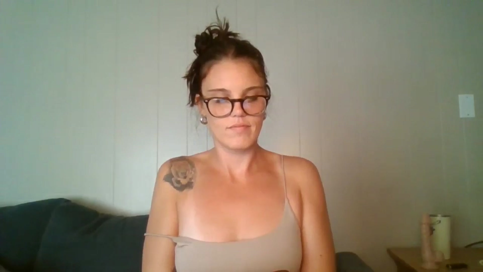 Gallery image thumbnail from Honeymuff0's myfreecams stream on, 10/16/2024, 14:10 image 14 of 20