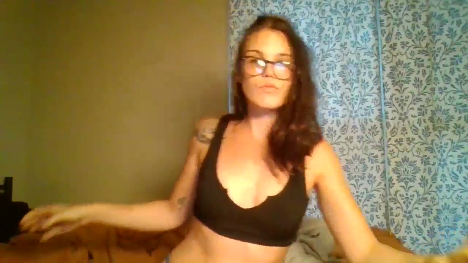 Gallery image thumbnail from Honeymuff0's myfreecams stream on, 10/22/2024, 11:52 image 15 of 20