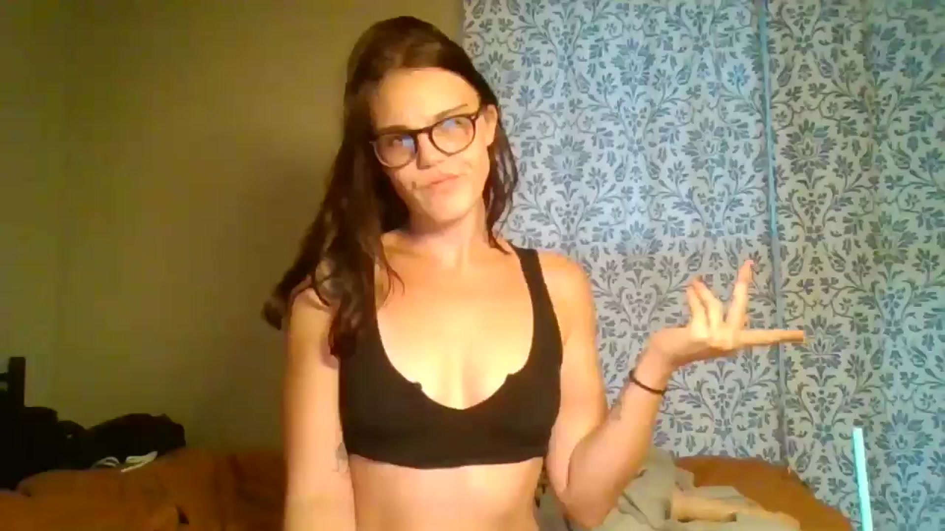 Gallery image thumbnail from Honeymuff0's myfreecams stream on, 10/22/2024, 11:52 image 14 of 20