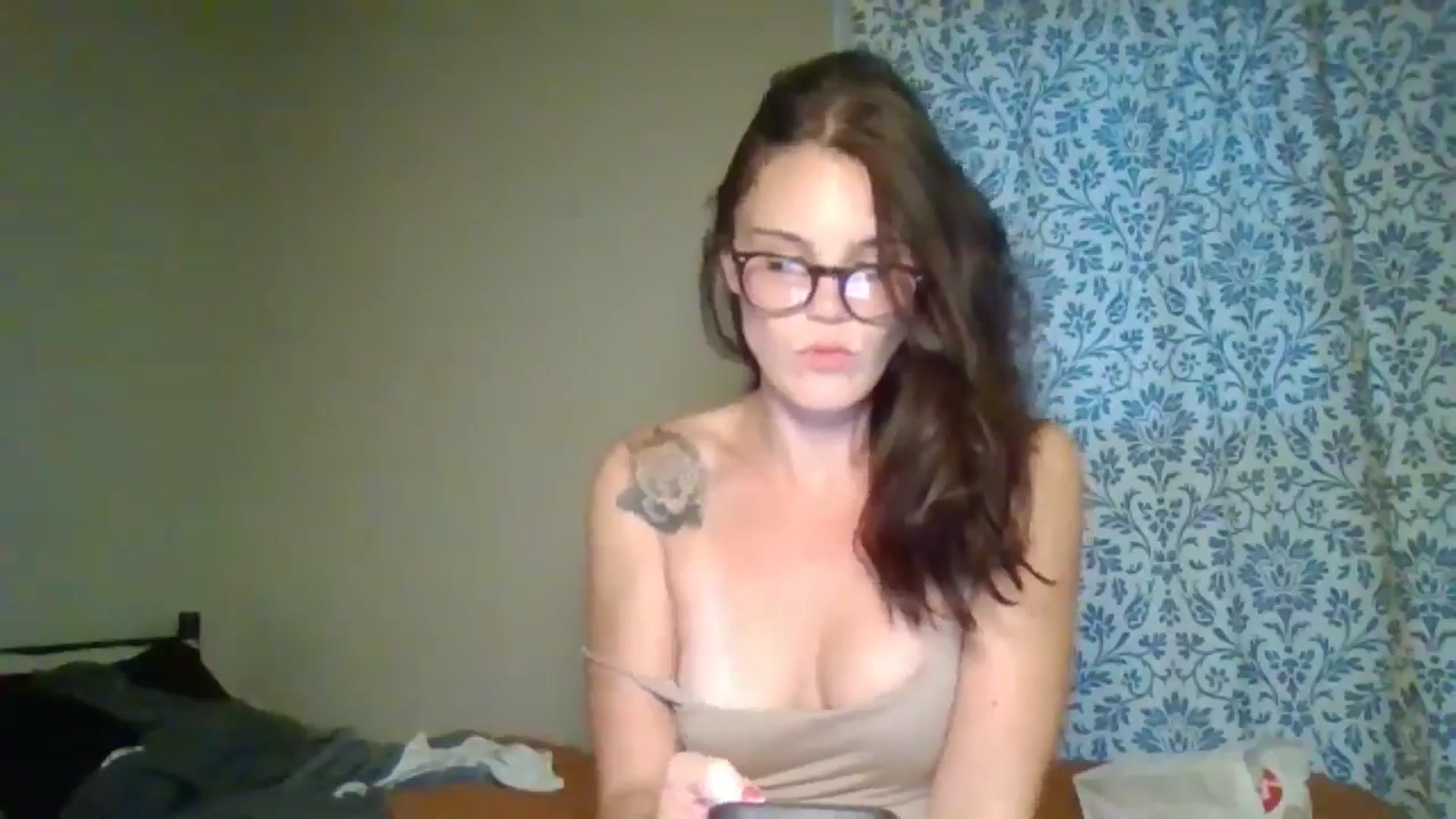 Gallery image thumbnail from Honeymuff0's myfreecams stream on, 10/23/2024, 11:52 image 11 of 20