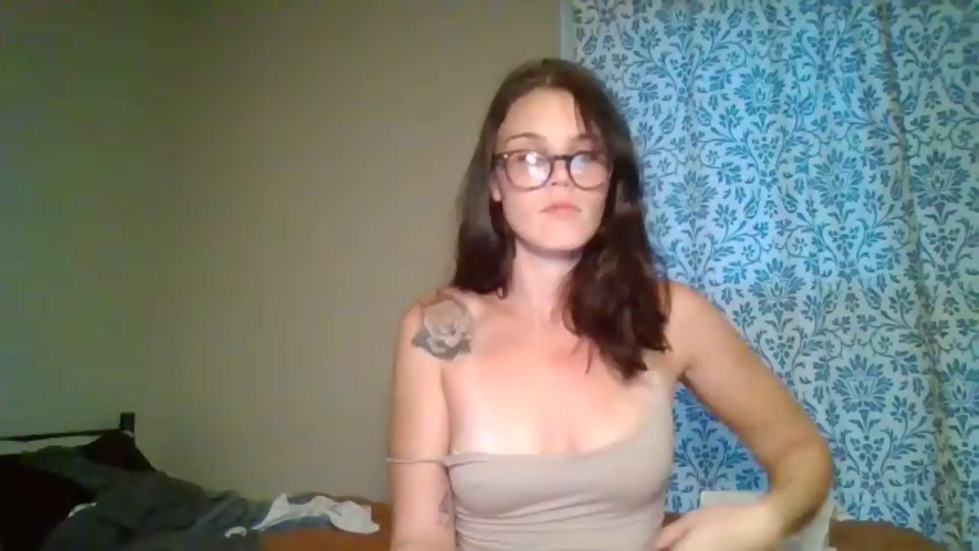 Gallery image thumbnail from Honeymuff0's myfreecams stream on, 10/23/2024, 11:52 image 13 of 20