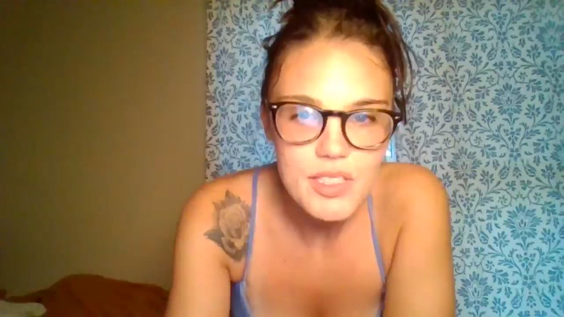Gallery image thumbnail from Honeymuff0's myfreecams stream on, 10/29/2024, 12:43 image 9 of 20