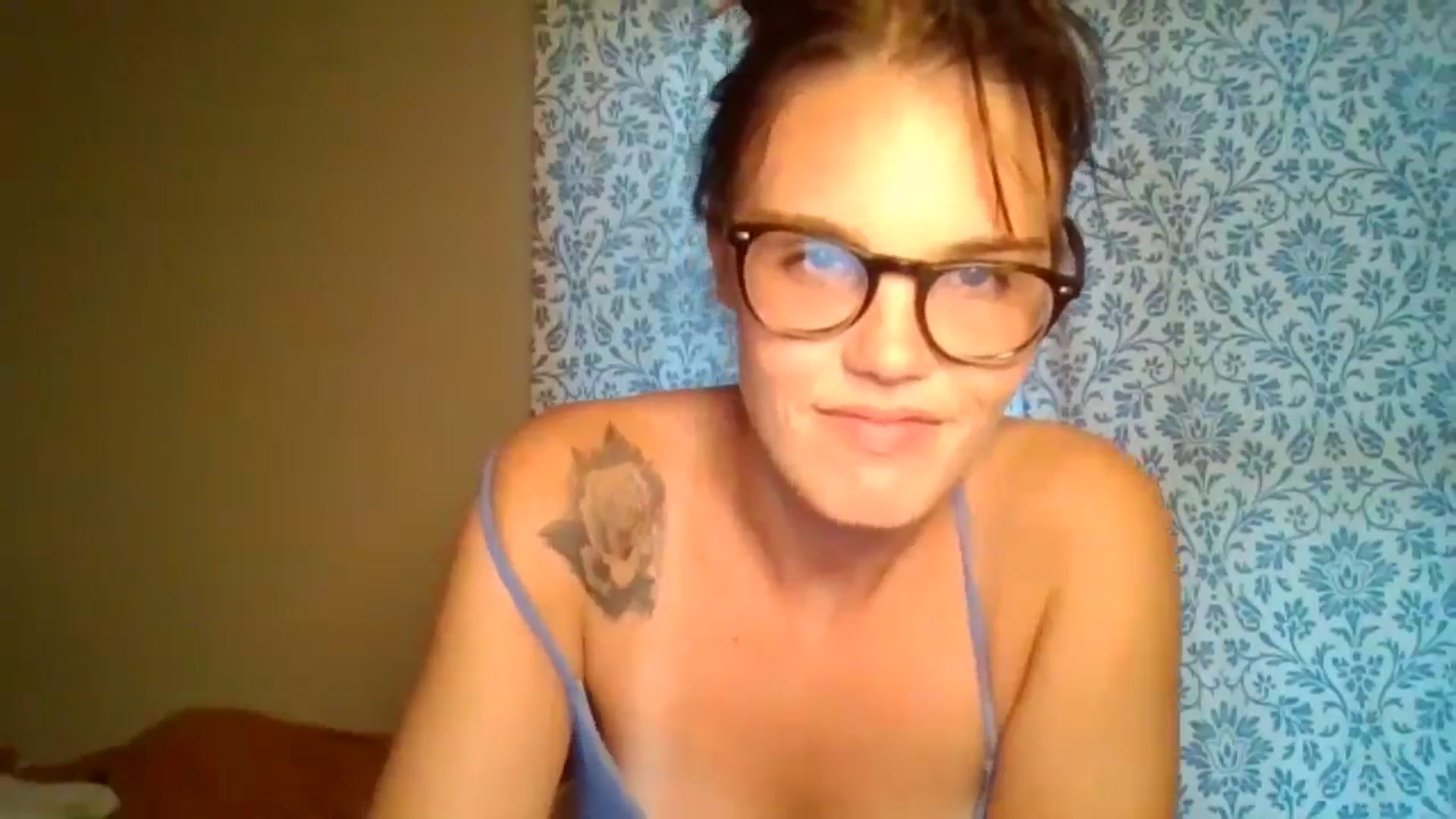 Gallery image thumbnail from Honeymuff0's myfreecams stream on, 10/29/2024, 12:43 image 10 of 20