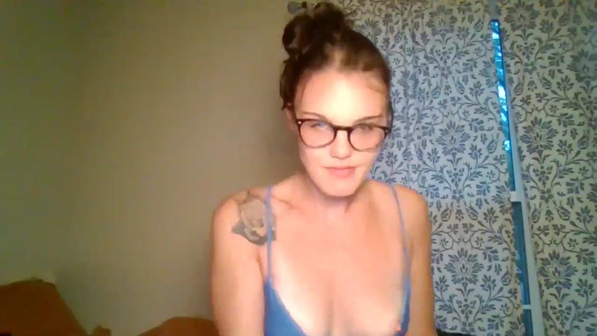Gallery image thumbnail from Honeymuff0's myfreecams stream on, 10/29/2024, 12:43 image 3 of 20