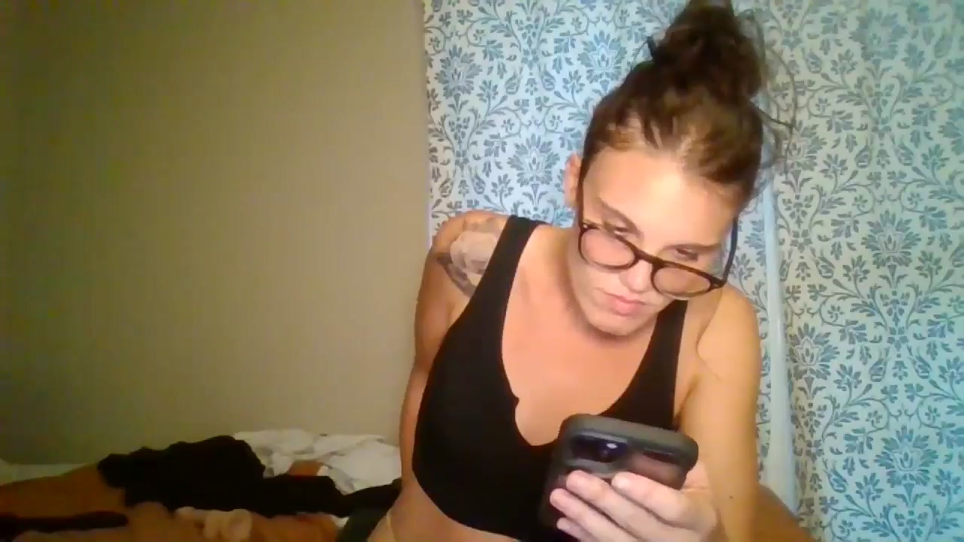 Gallery image thumbnail from Honeymuff0's myfreecams stream on, 11/05/2024, 12:25 image 17 of 20