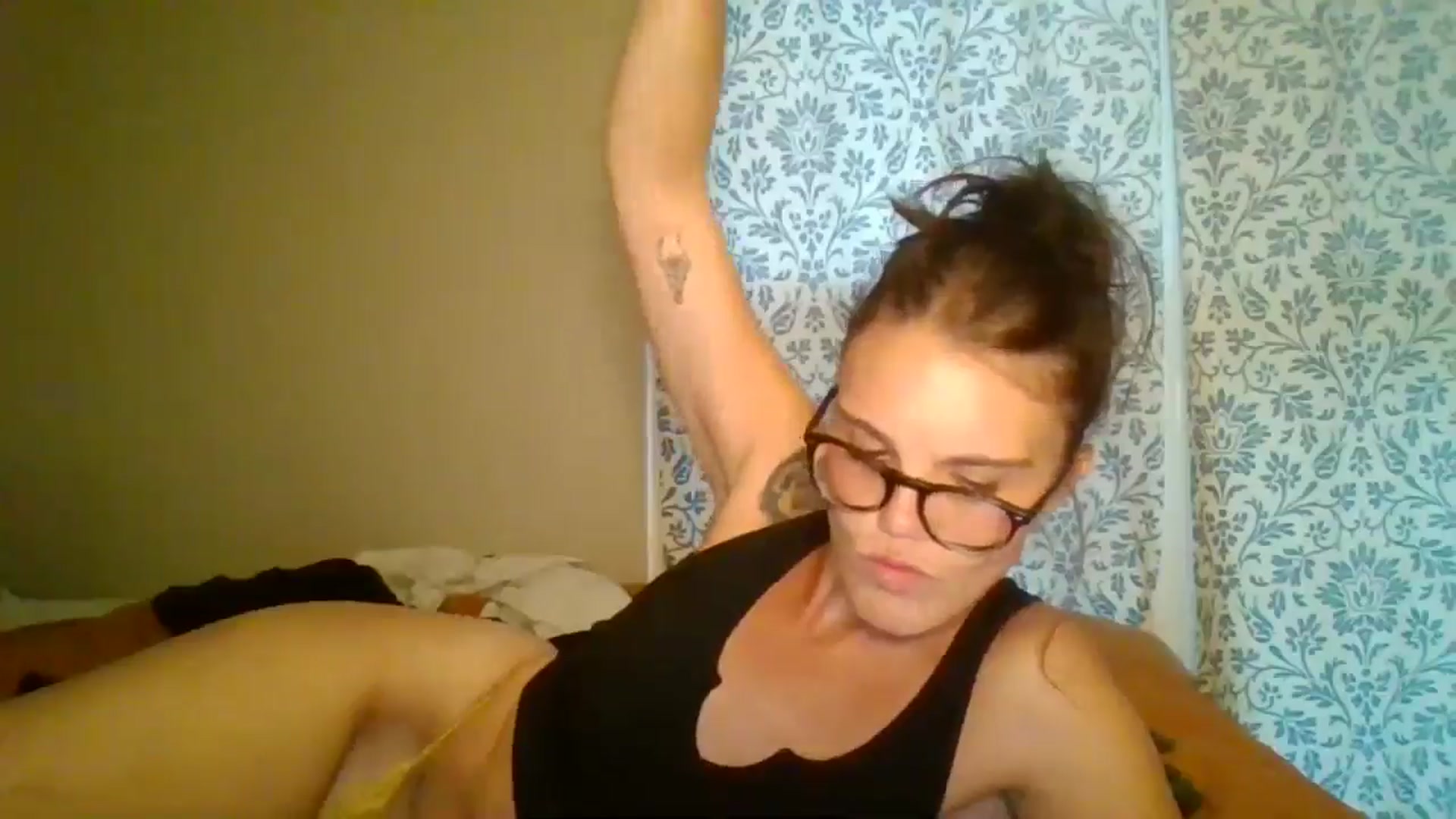 Gallery image thumbnail from Honeymuff0's myfreecams stream on, 11/05/2024, 12:25 image 19 of 20