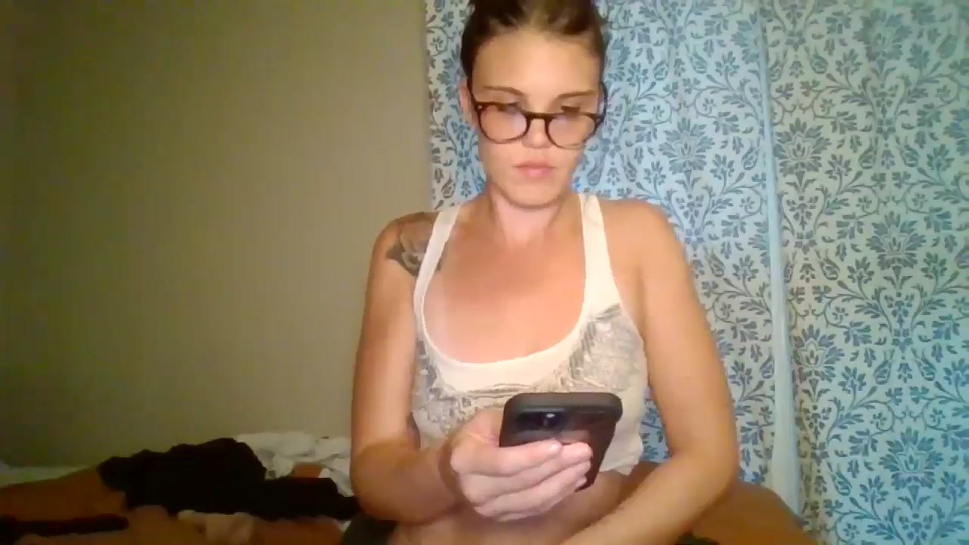 Gallery image thumbnail from Honeymuff0's myfreecams stream on, 11/05/2024, 12:25 image 9 of 20