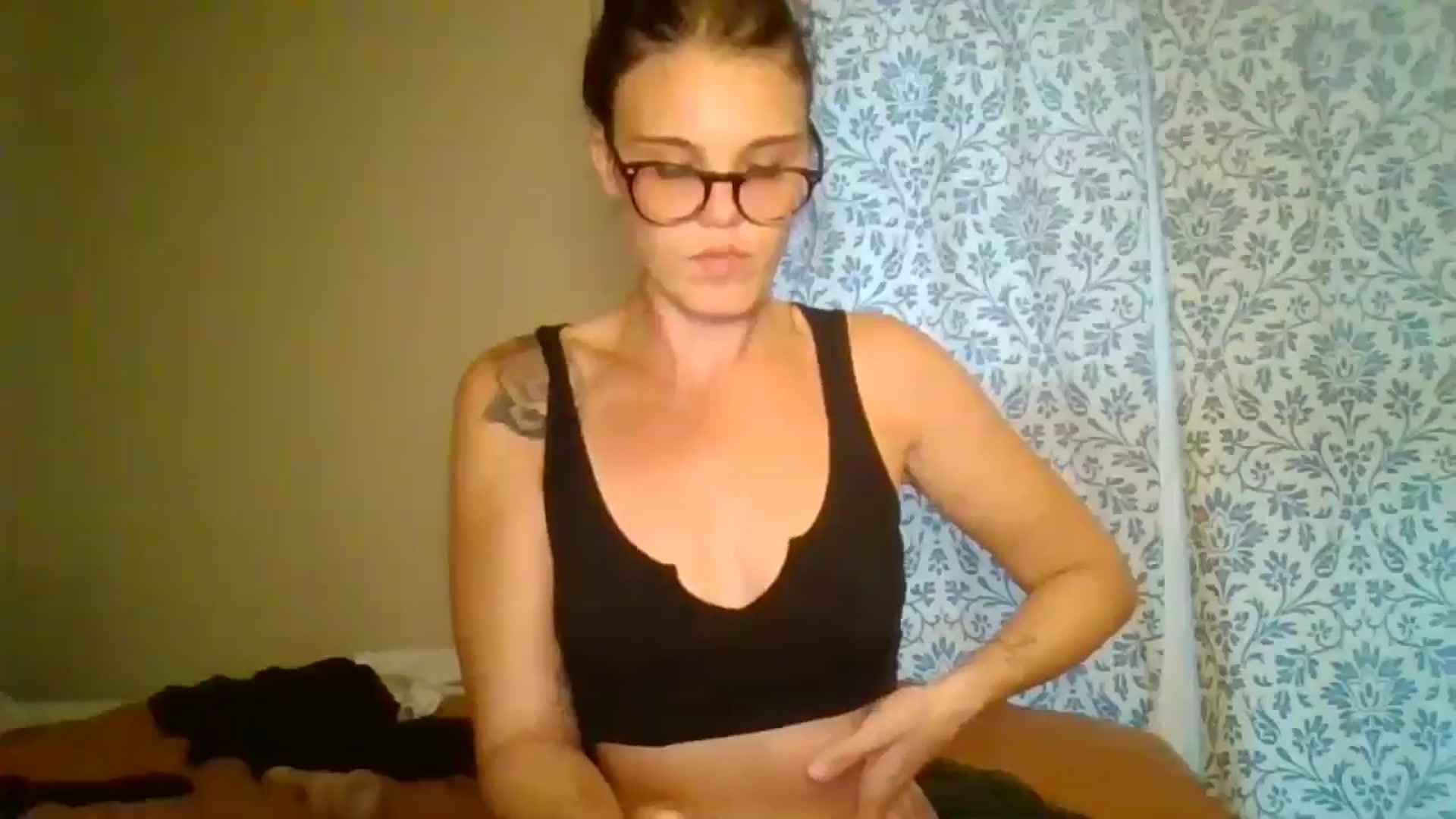 Gallery image thumbnail from Honeymuff0's myfreecams stream on, 11/05/2024, 12:25 image 14 of 20