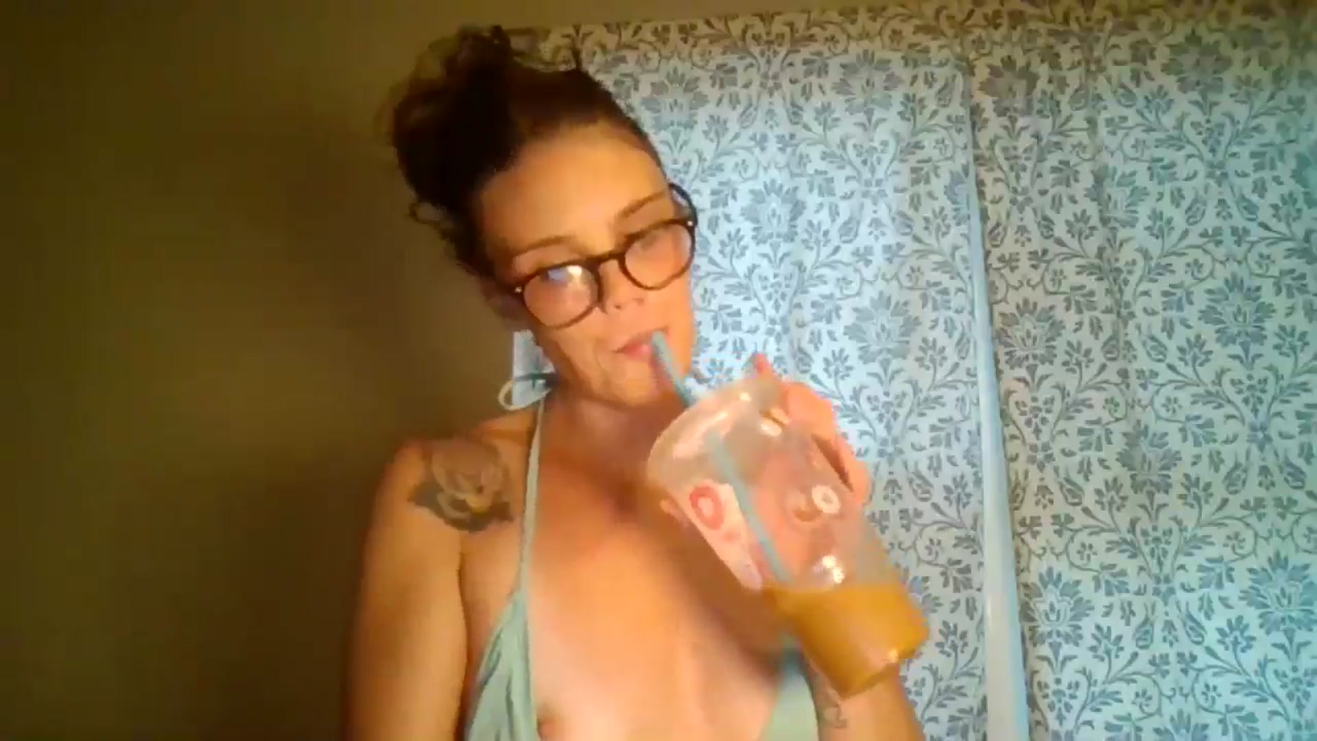 Gallery image thumbnail from Honeymuff0's myfreecams stream on, 11/10/2024, 12:33 image 20 of 20