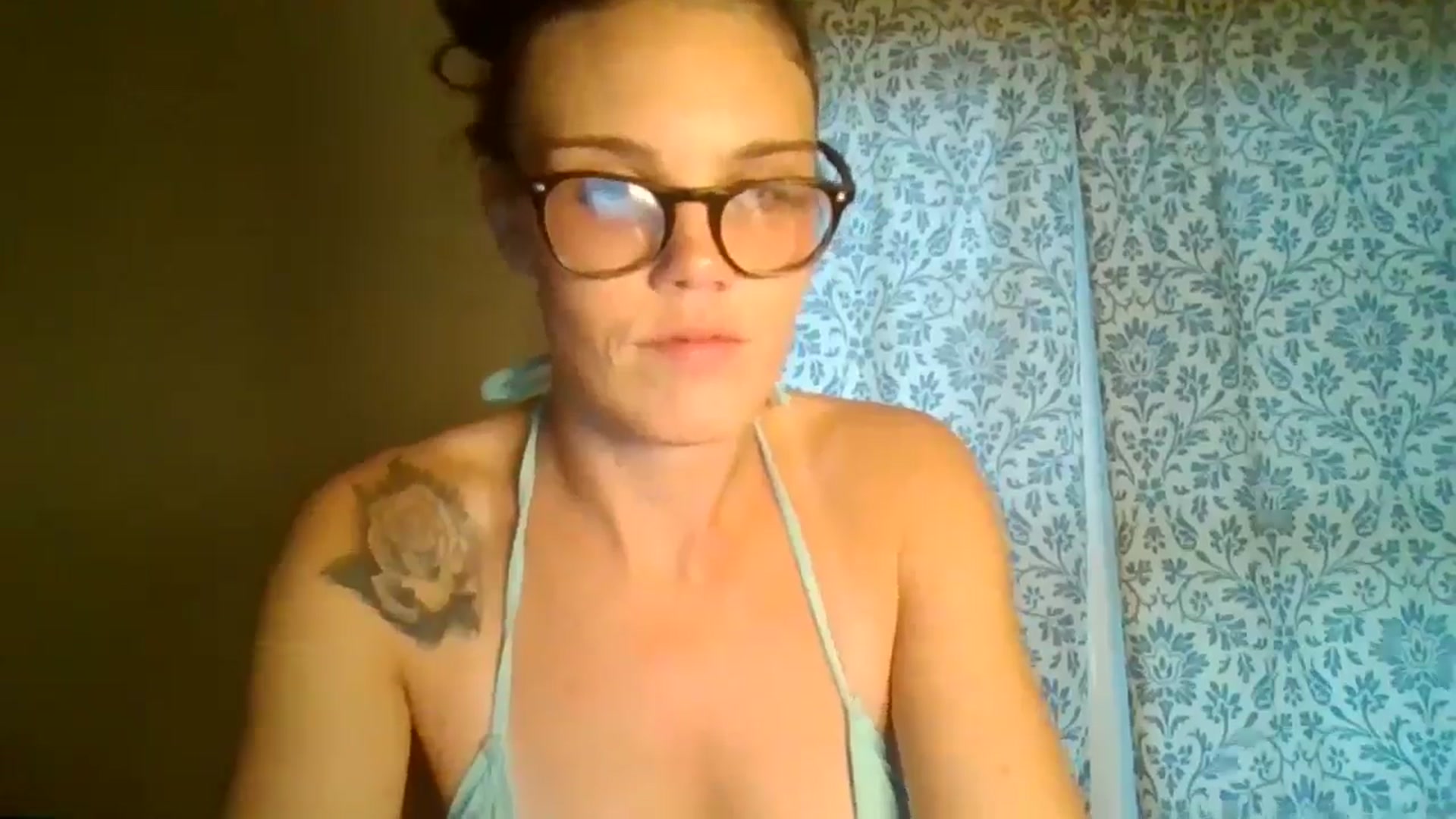 Gallery image thumbnail from Honeymuff0's myfreecams stream on, 11/10/2024, 12:33 image 19 of 20