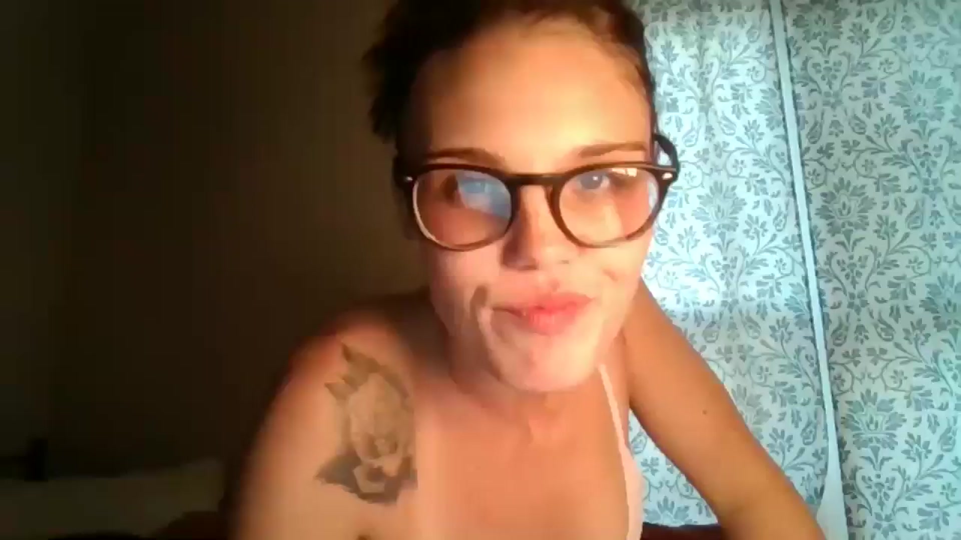 Gallery image thumbnail from Honeymuff0's myfreecams stream on, 11/13/2024, 12:54 image 11 of 20