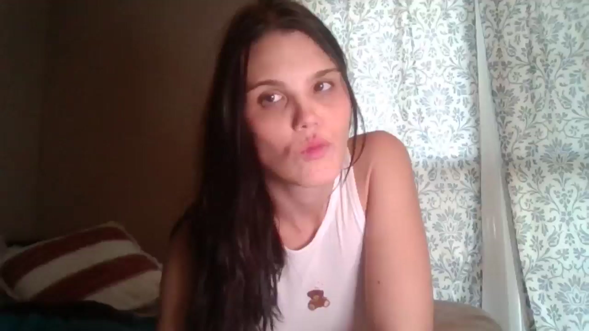 Gallery image thumbnail from Honeymuff0's myfreecams stream on, 01/01/2025, 13:38 image 13 of 20